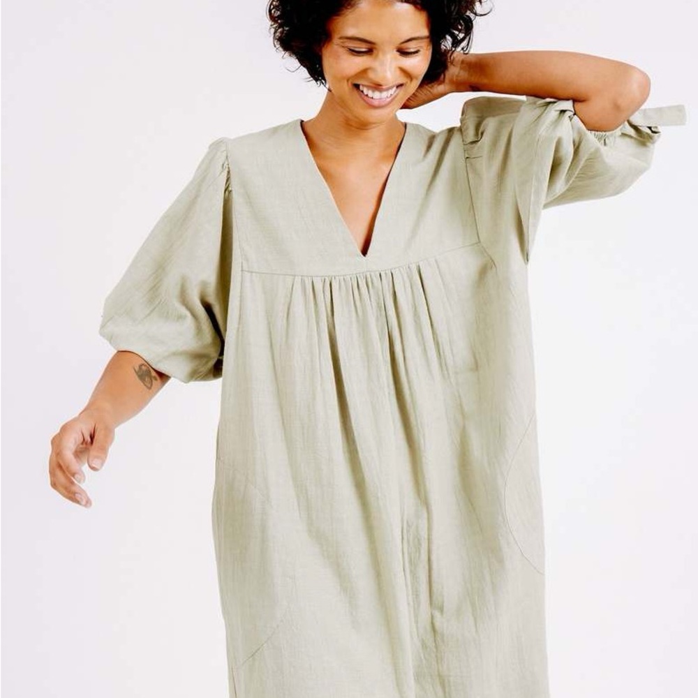 Mirth “Belem” Light Green Puff Sleeve Dress